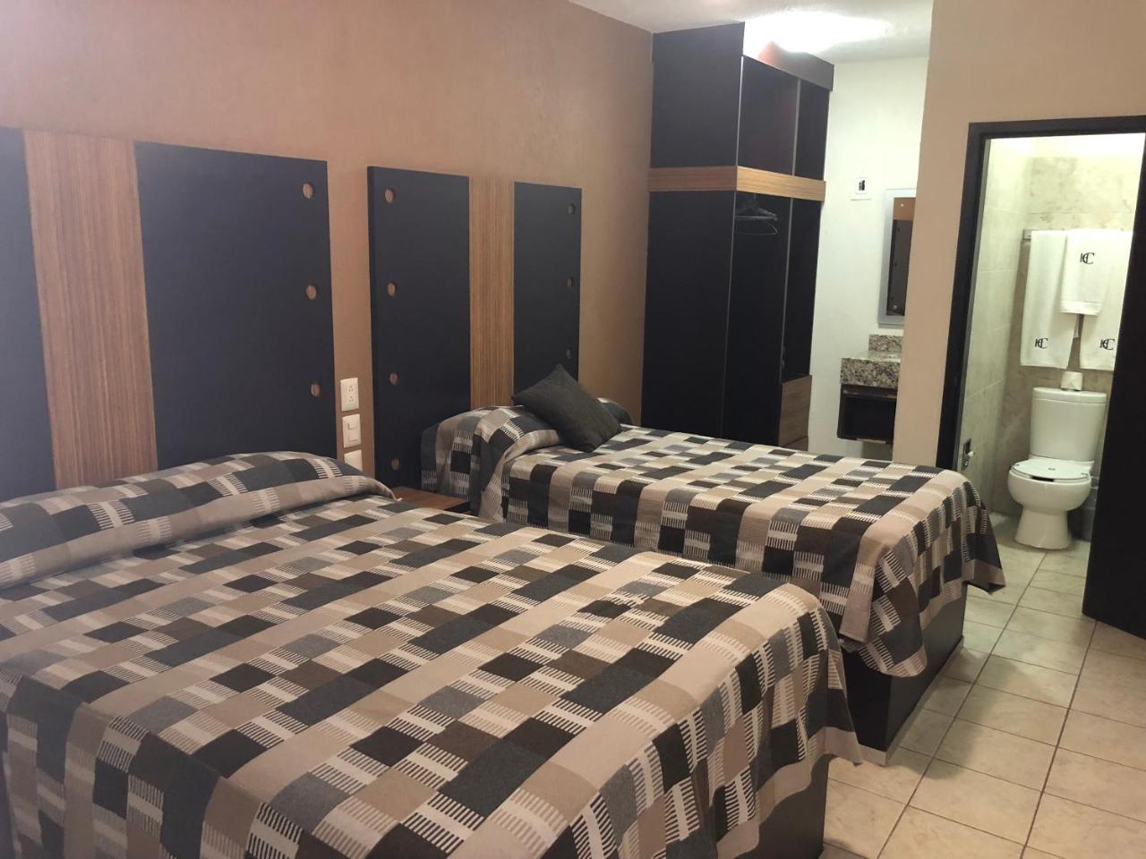 לאון Hotel Del Carmen מראה חיצוני תמונה